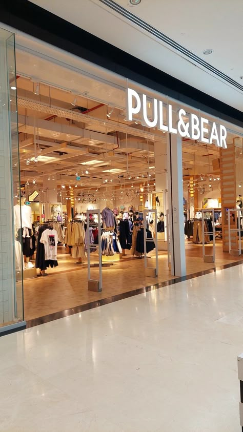 👕 Clothing Shops Interior, Pull And Bear Store, Town In Bloxburg, Shopping Addict, Sign Board Design, Pull And Bear, Lyon France, Sign Board, Cozy Aesthetic