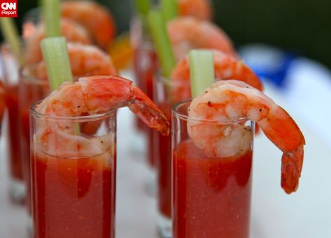 Shrimp Cocktail from "How to throw a Roaring 1920s party" - CNN 1920s Food, Prohibition Party, Halloween Finger Foods, Speakeasy Party, Progressive Dinner, Mystery Dinner Party, 1920s Party, Roasted Shrimp, Mystery Dinner