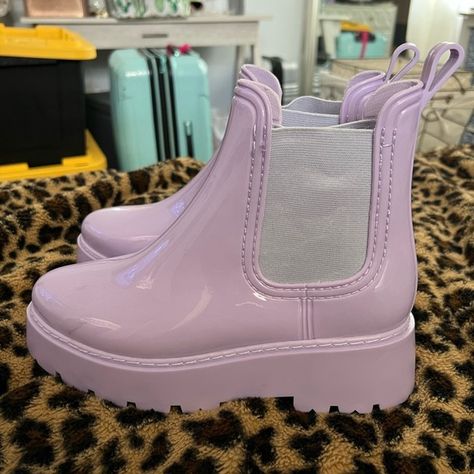 Purple Platform Rainboots Purple Platform Shoes, Platform Shoes Outfit, Shoe Boot, Shoes Outfit, Closet Women, Platform Shoes, Rain Boots, Chelsea Boots, Ankle Boot