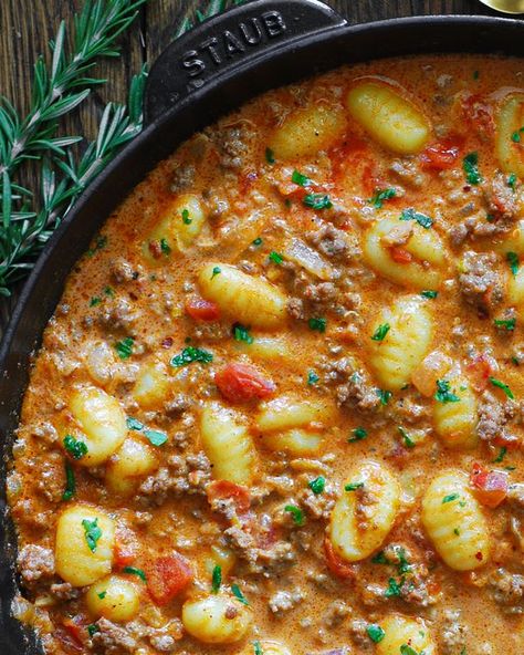 Julia's Album What To Make With Gnocchi Dishes, Gnocchi Recipes With Protein, Hamburger Helper Gnocchi, Gnocchi Dinner Recipes Healthy, Gnocchi Soup With Ground Beef, Whole 30 Gnocchi Recipe, Meals With Gnocchi Dinners, Gnocchi And Peas, Steak And Gnocchi Easy Dinners