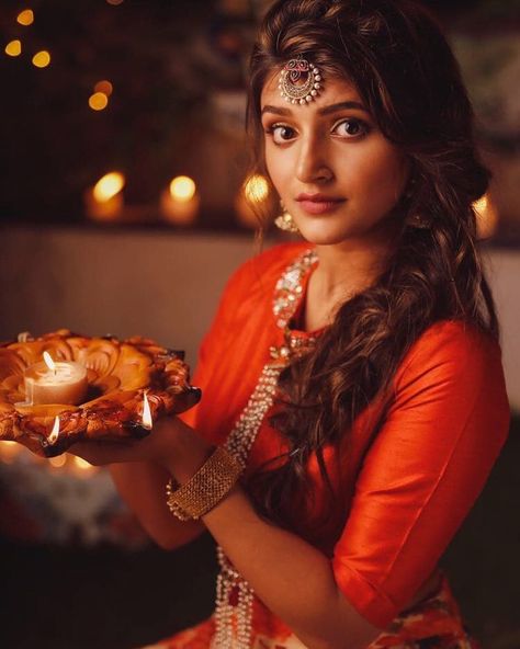 Sree Leela, Diwali Photography, Diwali Pictures, Diwali Photos, Beautiful Photoshoot, Love Couple Photo, Actress Pics, Cute Love Couple Images, Actor Photo