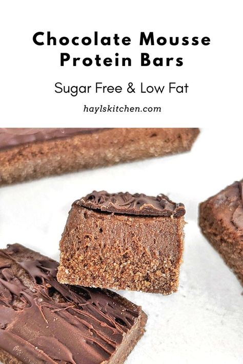 Chocolate Mousse Protein Bars are a healthy and delicious snack to indulge with no guilt. Easy, no bake recipe with a high protein chocolate base, mousse and chocolate topping. Low Calorie Protein Bars, Macro Desserts, Protein Cakes, Protein Mousse, Choc Mousse, Keto Chocolate Mousse, Chocolate Mousse Pie, Rich Recipes, Snack Balls