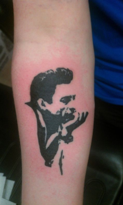 Jonny Cash Tattoo Ideas, Johnny Cash Tattoo Ideas, Country Music Tattoos, Cash Tattoo, Johnny Cash Tattoo, Musician Tattoo, Tattoo 2022, I Walk The Line, Song Tattoos