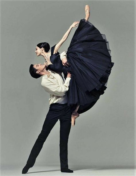 Ballet Couple, Ballet Dance Photography, Ballet Performances, Ballet Poses, Ballet Art, Ballet Photos, Anna Karenina, Dancing Aesthetic, Body Reference Poses