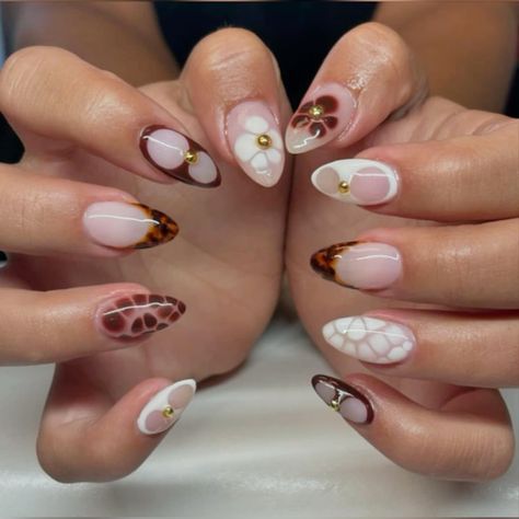 #christmas nails #november nails ideas #nail design #nail inspo #elegant nails #prom nails #trendy nails #cool nail inspo #nude nail designs #nail types #fall nail design #coffin nails #grad nails #nail art automne 2024 #winter nails #nail ideas #acrylic nails #fall seasons nails #ongle autumne #manucure automne 2024 #autumn acrylic nails #simple autumn nails #holiday nails #turkey nails #literally me #fall nails #christmas wallpaper #lyrics #mincraft idea houses #layered look inspo #xmas nails Euphoria Hair, Rich Party, Y2k Designs, Simple Nail Design, Winter Uggs, Outfit Basic, School Illustration, Nail Art Pictures, Hard Nails