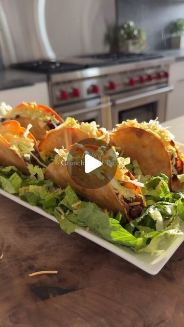 Mayssoun | Baked crunchy beef tacos✨

For the Beef:▪️2 tsp Olive Oil▪️1/2 a Medium Yellow Onion, diced small▪️1 lb. Lean Ground Beef�... | Instagram Crunchy Beef, Sandwiches Ideas, Crunchy Tacos, Cheese Vegan, Plant Based Cheese, Beef Tacos, Green Salsa, Iceberg Lettuce, Main Course Recipes