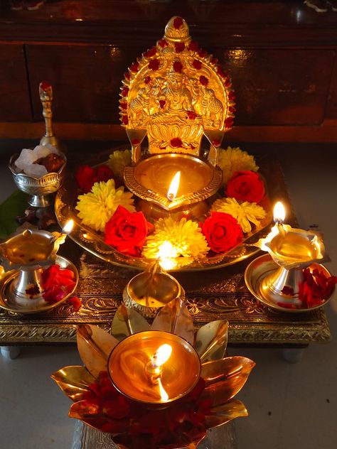 Deep Pooja Images, Deep Amavasya Decoration, Deepam Lamps Lights, Pooja Flowers, Lakshmi Puja, Laxmi Puja, Pooja Decoration, Janmashtami Decoration, Housewarming Decorations