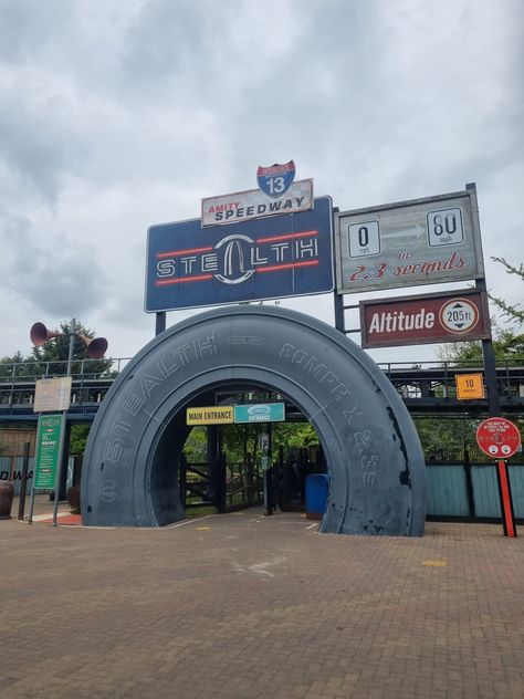 Thorpe Park, Park Aesthetic, England Aesthetic, Planet Coaster, Scenery Nature, Main Entrance, London Travel, Roller Coaster, Theme Park