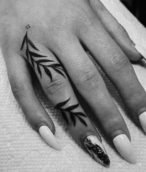 Leaves Tattoo On Hand, Finger Leaves Tattoo, Wrap Around Finger Tattoos For Women, Finger Vine Tattoos For Women, Finger Tattoos Leaves, Small Tattoos Cover Up Ideas, Vine Finger Tattoos For Women, Leaves Finger Tattoo, Plant Finger Tattoo