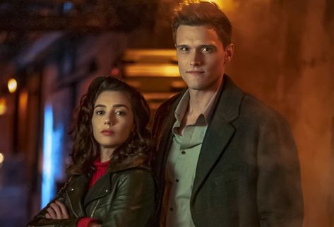 [PHOTOS] ‘The Flash’ Season 6, Episode 12 — Sue Dearbon and Ralph | TVLine Ralph Dibny The Flash, Natalie Dreyfuss, Ralph Dibny, Candice Patton, The Flash Season, Whats In Season, Justice League Unlimited, Flash Photo, Superman Lois