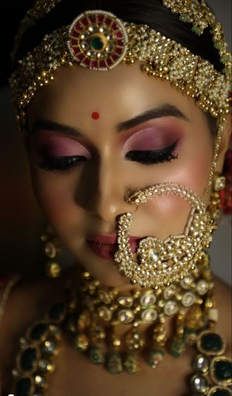 Rajwadi Bride Indian Bridal, Rajasthani Bride Makeup, Rajwadi Nath, Rajwadi Bridal Look, Odissi Makeup, Garhwali Nath, Rajwadi Jewellery, Indian Eye Makeup, Latest Bridal Makeup