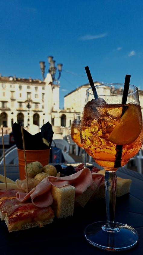 Aperitif, aperol spritz, turin, italy, focaccia, olives Aperitif Aesthetic, Turin Italy, Aperol Spritz, Junk Drawer, Turin, Italian Style, Italy, Aperitif