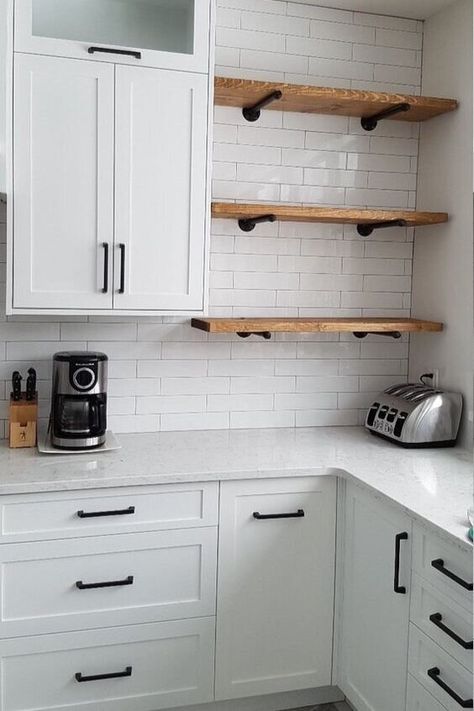 Dapur Rustic, Long Bathroom, Kitchen Decor Inspiration, Kabinet Dapur, Industrial Wood, Classic Kitchen, Kitchen Remodel Idea, Bathroom Shelves, Rustic Industrial