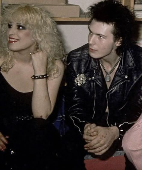 Sid And Nancy Aesthetic, Sid Vicious Nancy, Nancy Spungen, 1970s Punk, Punk Couple, Chica Punk, Sid And Nancy, 70s Punk, British Punk