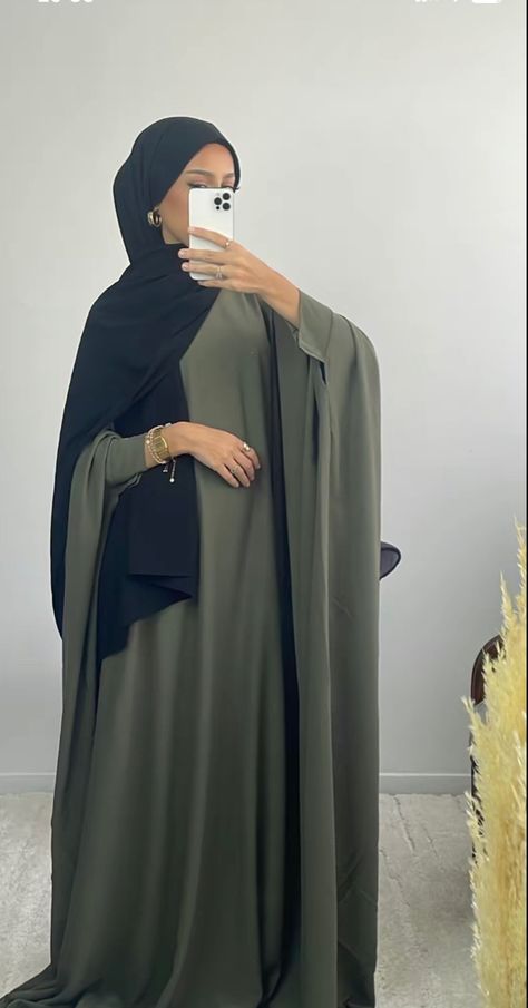 Hijab Fashion Abaya, Modest Abaya Aesthetic, Hijab Abaya Outfits, Hijabi Party Outfit, Aesthetic Abayas, Cute Abayas, Abayas Aesthetic, Casual Abaya Outfits, Muslimah Fashion Outfits Casual