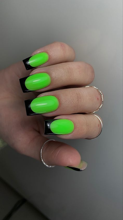 Green Nails With Black Tips, Colorful Spring Nails, 2024 Colors, Neon Green Nails, Green Nail Art, Nail Trend, Christmas Gel Nails, Polygel Nails, French Acrylic Nails