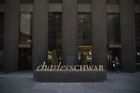 At Charles Schwab, Being a Big Bank Has Become a Big Problem Silicon Valley Bank, Rich Girl Era, Charles Schwab, Bloomberg Businessweek, Silicon Valley, Social Responsibility, Rich Girl, Banks, Finance