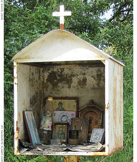 Roadside Shrine, Shrines Box, Macedonia Greece, Shrines Art, Home Altar, Mexican Decor, Greek Orthodox, Religious Icons, Sacred Places