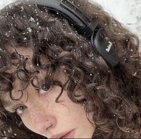 Cold Girl, Winter Princess, Snow Girl, Winter Girls, Winter Aesthetic, Dream Hair, Curly Girl, Young Woman, The Snow