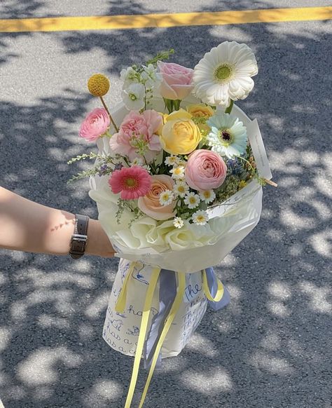 Asian Flower Bouquet, Korean Flower Bouquet Aesthetic, Flowers Bouquet Colorful, Korean Flower Bouquet, Bouquet Reference, Korean Bouquet, Bouquet Colorful, Korean Flower, Asian Flowers