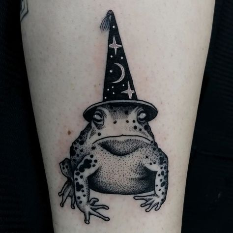 Frog With Witch Hat Tattoo, Wizard Toad Tattoo, Bull Frog Tattoo, Frog Wizard Tattoo, Wizard Frog Tattoo, Witchy Frog, Toad Tattoo, Wizard Frog, Leg Patchwork