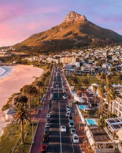 Lion's Head, Cape Town, South Africa 💗🇿🇦 Source: CapeTownMag (Twitter); photo by @ryanwarneke 📸 Cape Town Vacation, Cape Town South Africa Travel, Camps Bay Cape Town, Things In Nature, Cape Town Travel, Western Cape South Africa, Africa Do Sul, South Africa Travel, Cape Town South Africa