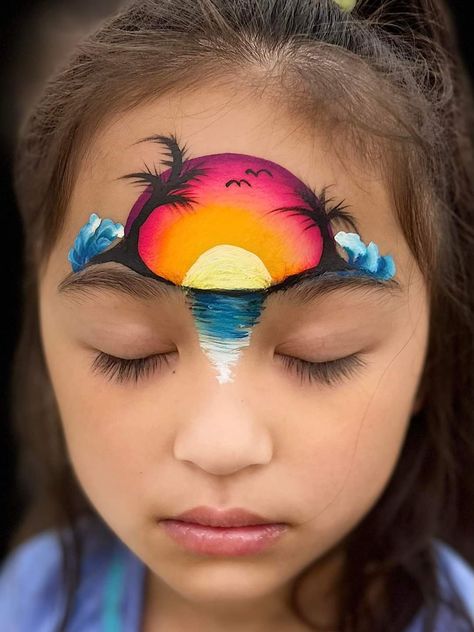 Jellyfish Face Painting, Bluey Cartoon Face Paint, Luau Face Painting Ideas, Sunset Face Paint, Summer Face Paint Ideas, Tropical Face Paint, Beach Face Paint, Face Paint Mermaid, Mermaid Face Painting