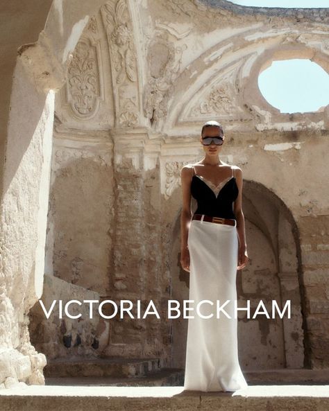 Victoria Beckham High Summer 2024 Collection (Victoria Beckham) Photo Editing Styles, Advertising Campaign, 2024 Collection, Summer Top, Summer 2024, Victoria Beckham, Long Skirt, Trendy Fashion, Maxi Skirt