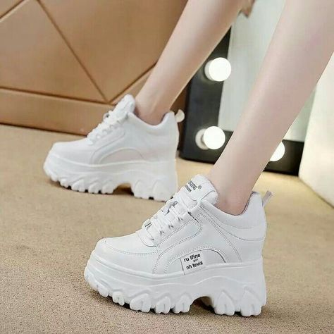 Chunky Shoes Outfit, Korean Fashion Shoes, High Platform Sneakers, Thick Shoes, Snicker Shoes, Cute Casual Shoes, Chunky Platform Sneakers, B Day Gifts, High Tops Women