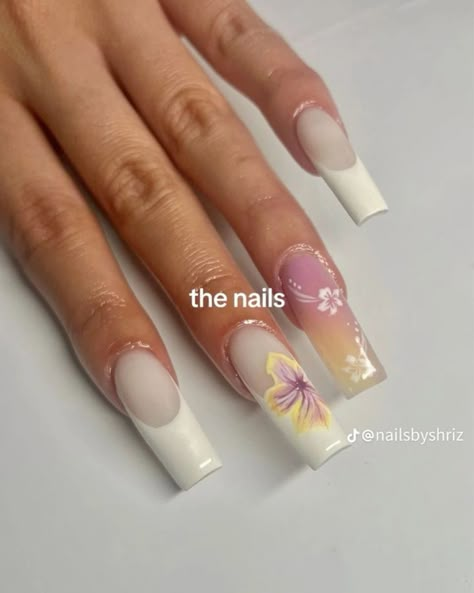 There's a new beauty trend taking over Instagram and it's absolutely stunning. Say hello to "quartz nails". Summery Nails, Bling Acrylic Nails, Kawaii Nails, Pink Acrylic Nails, Square Acrylic Nails, Minimalist Nails, Dream Nails, Fire Nails, Funky Nails