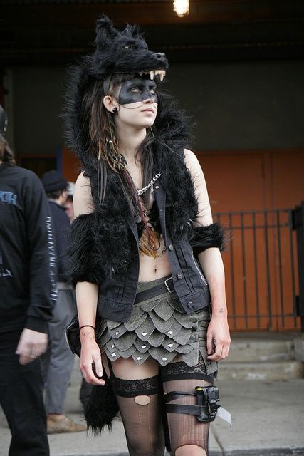 she wolf. love the face in the wolf cap Carnaval Make-up, Wolf Headdress, Wolf Costume, Female Pose, Post Apocalyptic Fashion, Apocalyptic Fashion, Donnie Darko, Gothic Steampunk, Fantasy Costumes