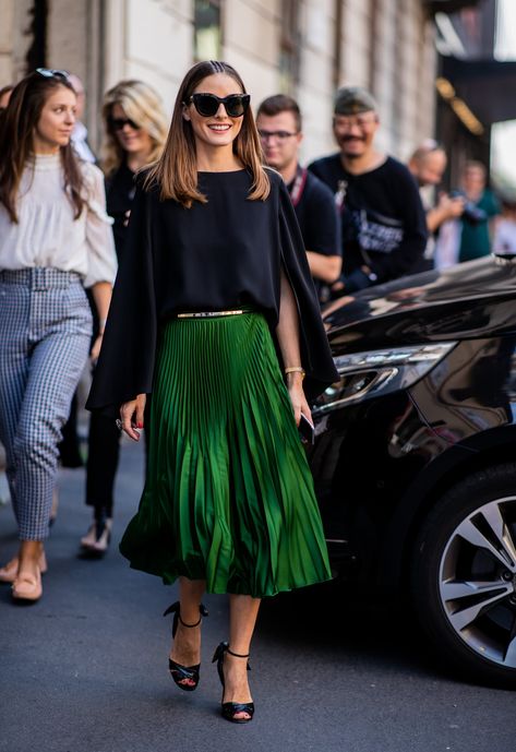 Everything Olivia Palermo Wore to Fashion Month Has Us Rethinking All Our Outfits Rok Outfit, Green Midi Skirt, Olivia Palermo Lookbook, Olivia Palermo Style, Paris Chic, Olivia Palermo, Skirt Outfit, Looks Chic, Feminine Outfit