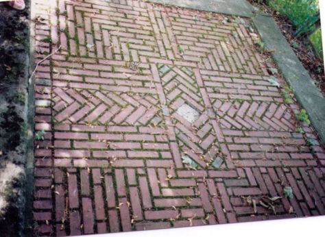 I have been saving these photos of a brick walkway for years.                                                                                  Although it is a walk, there are benches on both sides… Reclaimed Brick Patio, Brick Patterns Patio, Pavers Backyard, Brick Patio, Concrete Patios, Antique Brick, Brick Path, Brick Walkway, Brick Garden