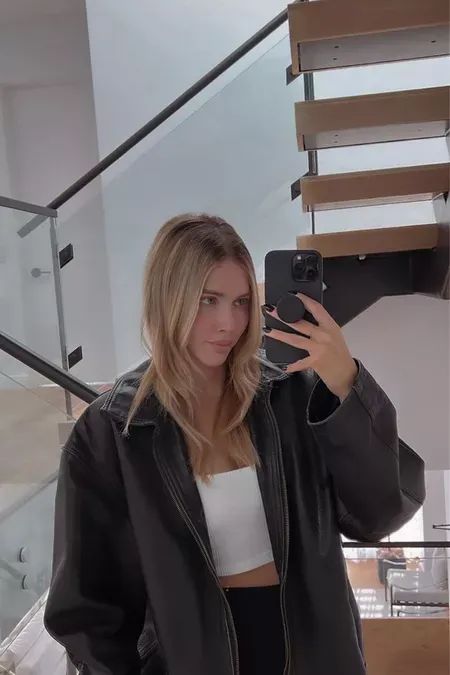 Oversized leather jackets #leather #jacket Arielle Lorre, Ramit Sethi, Whats Your Why, Hitting Rock Bottom, Wellness Motivation, Head In The Sand, Living My Best Life, Beauty Finds, Rich Life