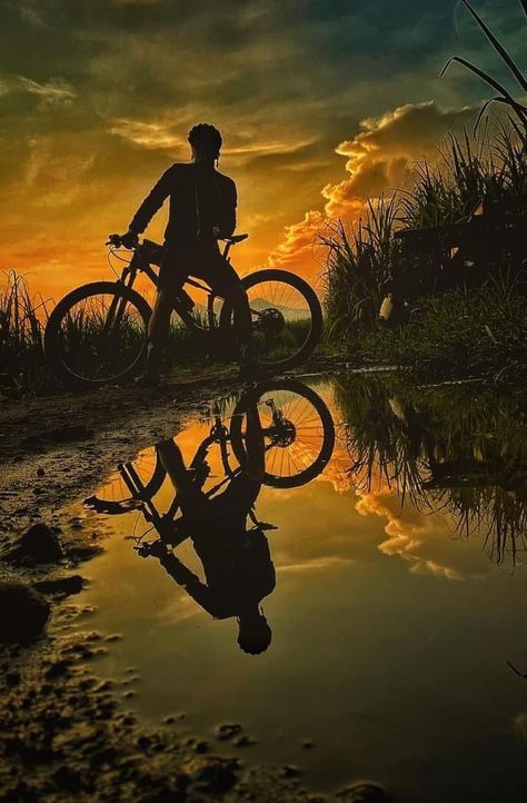 Cycling Photography Photo Ideas, Road Bike Photography, Mountain Biking Photography, Recipe Photography, Mountain Bike Art, Football Usa, Cycling Posters, Bike Pictures, Cycling Photography