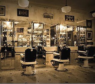 noMAD_5: Retro barber shop: Tommy Guns in NYC Retro Barber Shop, Barbershop Ideas, Best Barber Shop, Master Barber, Barber Chairs, Salon Pictures, Barbershop Design, Barber Shop Decor, Vintage Barber