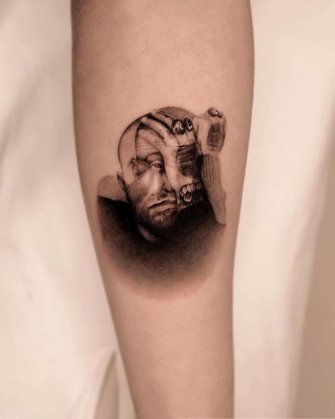 black-and-grey-tattoos-mocco-realism-potrait Black And Grey Realism, Tattoo Ideas Realism, Small Black And Grey Tattoos, Black And White Realism Tattoos, Black And Grey Realism Tattoo, Black And Grey Realism Tattoo Design, Black And Grey Tattoo, Photo Realism Tattoo, Whale Tattoos