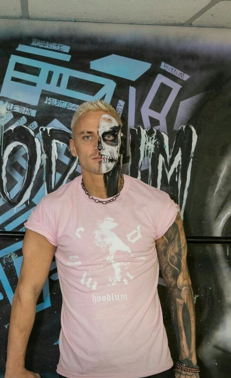 Darby Allin, Wrestling Stars, Cm Punk, Professional Wrestling, Pro Wrestling, Toys For Boys, Pretty Pictures, Wwe, Cute Wallpapers