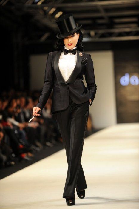 Dita Von Teese Dita Von Teese Style, Dita Von Tease, Idda Van Munster, Istanbul Fashion, Female Suit, Pin Up Vintage, Suit Hat, Dita Von, Retro Mode