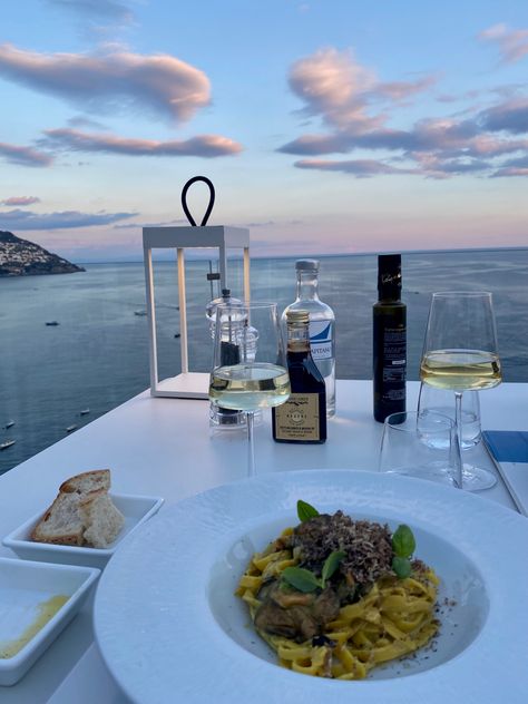 Positano Aesthetic, Dinner By The Sea, Recipe Dinner, Summer Recipe, Dinner Food, Positano, Amalfi Coast, By The Sea, Amalfi