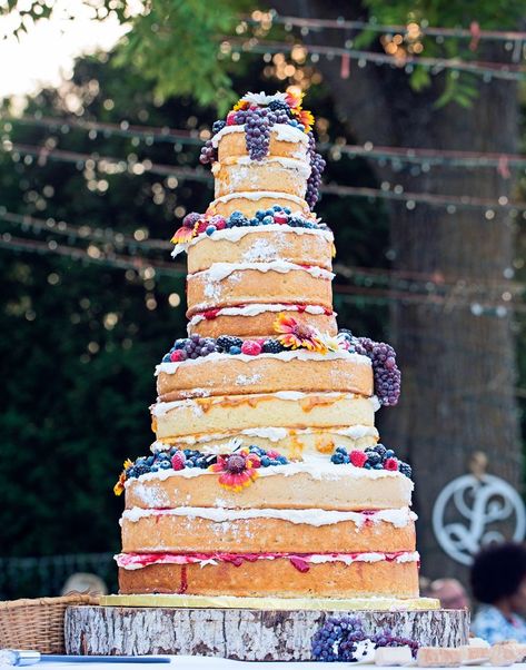 Bohemian Backyard Wedding, Fruit Wedding Cake, Bohemian Backyard, Boho Wedding Cake, Wedding Reception Planning, Country Wedding Cakes, Floral Wedding Cakes, Marble Wedding