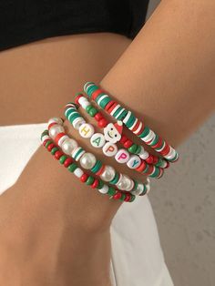 Christmas Bracelets Clay Beads, Christmas Bead Necklace, Bracelets Clay, Xmas Beads, Winter Bracelet, Christmas Jewelry Diy, Holiday Bracelets, Preppy Bracelets, Elastic Bracelets