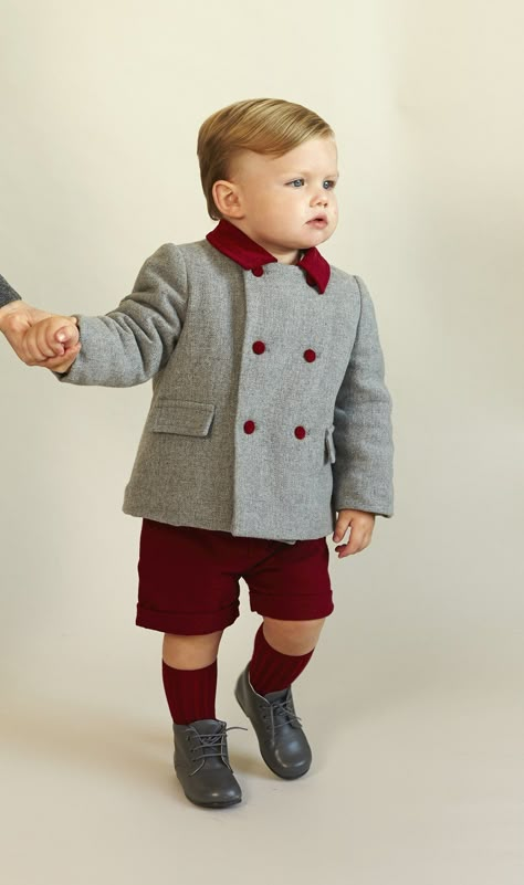 Baby Classic Grey coat with Burgundy Details Retro Outfits For Boys, Vintage Kids Clothes Boys, Vintage Outfits Boys, Baby Royal, Classic Kids Clothes, Vintage Baby Boys, Dress Up Clothes, Outfit For Boys, Baby Boy Style