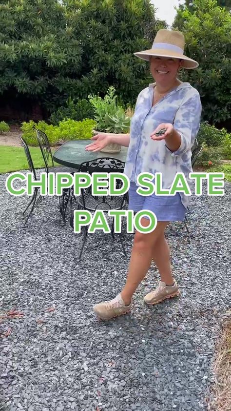 Chipped Slate Path, Slate Chippings Patio, Garden Slate Ideas, Slate Chips Landscaping, Slate Rock Landscaping, Slate Garden Ideas, Slate Chippings Garden, Blue Slate Chippings, Slate Garden