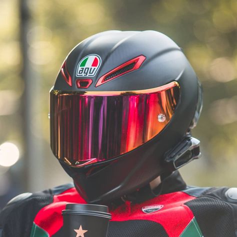 Best Motorcycle Helmet, Cool Bike Helmets, Xe Ducati, Agv Helmets, Motorcycle Helmet Design, Biker Helmets, Biker Photography, Cool Motorcycle Helmets, Red Motorcycle