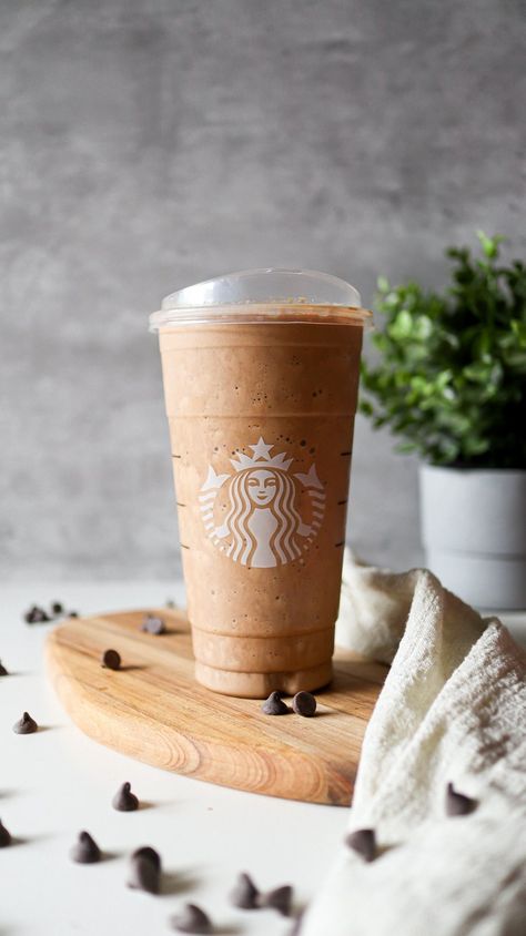 Chocolate Chip Cookie Dough Frappe Cookie Dough Coffee, Triple Chocolate Chip Cookies, 20 Grams Of Protein, Coffee Blog, How To Order Starbucks, Sugar Free Chocolate Chips, Sugar Free Cookies, Starbucks Frappuccino, Dark Roast Coffee