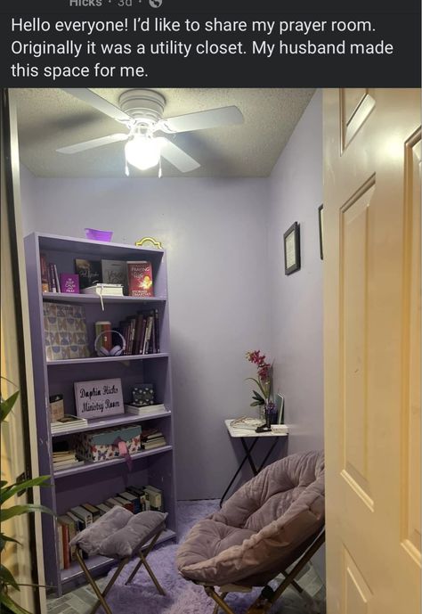 Adult Girl Bedroom Designs, Prayer Room Aesthetic, Prayer Room Ideas Christian, Small Prayer Room, Prayer Corner Ideas Bedrooms, Godly Goals, Christian Room, Prayer Altar, Prayer Room Ideas