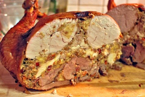 How to make a Turducken Turducken Recipes, Turducken Recipe, Deboned Turkey, Crazy Food, Thomas Keller, Sage Sausage, Holiday Dishes, Cooking Challenge, Gourmet Chef