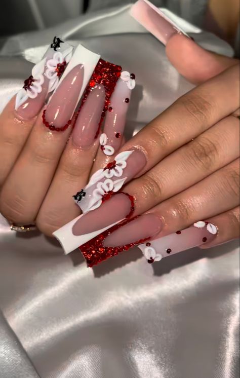 Valentine’s Day Family Photoshoot Outfits, Red Birthday Set Nails, Red Sets Nails, Buchona Valentines Nails, Valentines Day Nails Latina, Valentines Sets Nails, Red Nail Set Valentines, Valentines Nails Extra, Glam Red Nails