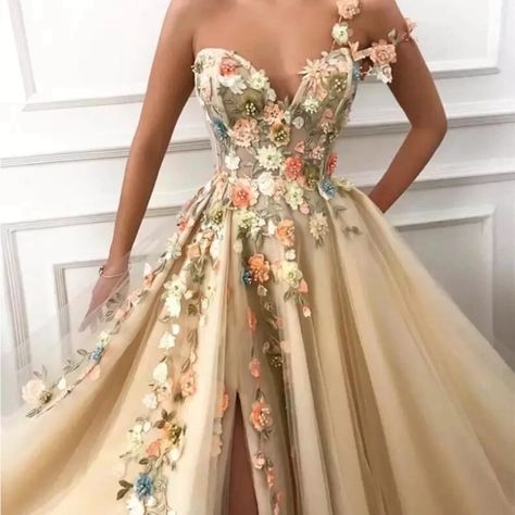 Brand New Gorgeous Dress With Floral Details. Sunflower Corset Dress, Fairy Inspired Gown, Big Fancy Dresses Gowns, Bohemian Fancy Dresses, Floral Boho Bridesmaid Dresses, Fairy Core Dress Long, Floral Ball Dress, Corset Princess Prom Dress, Homemade Prom Dresses